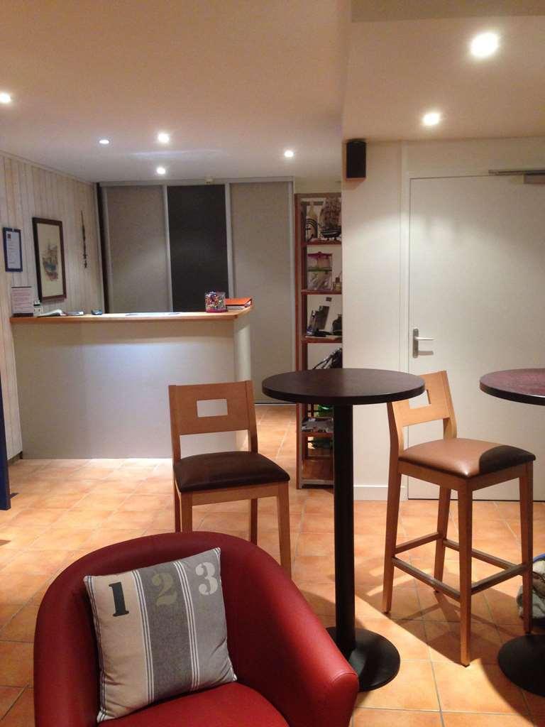 קונקרנו Brit Hotel Des Halles מראה פנימי תמונה