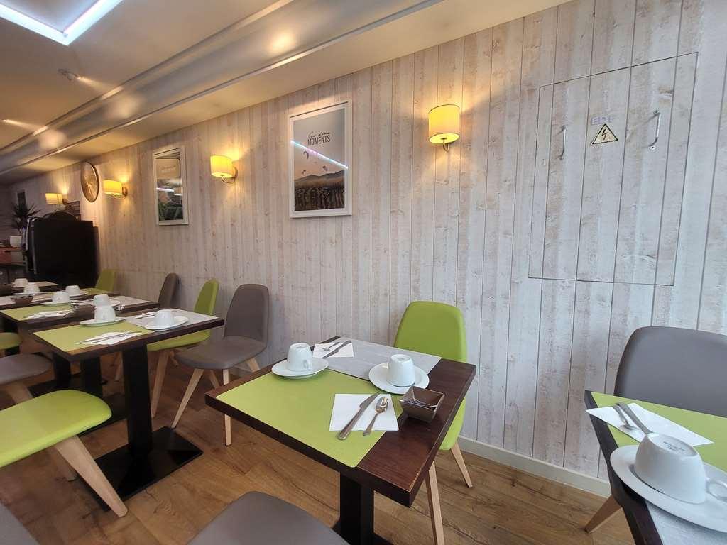 קונקרנו Brit Hotel Des Halles מסעדה תמונה