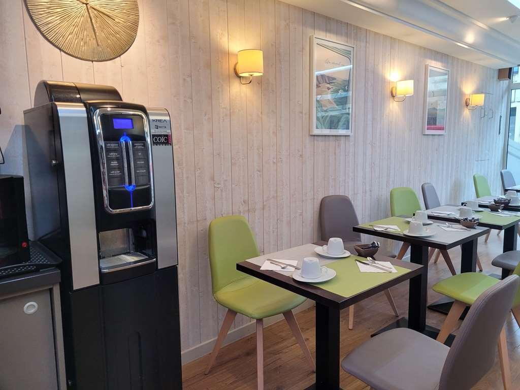 קונקרנו Brit Hotel Des Halles מסעדה תמונה