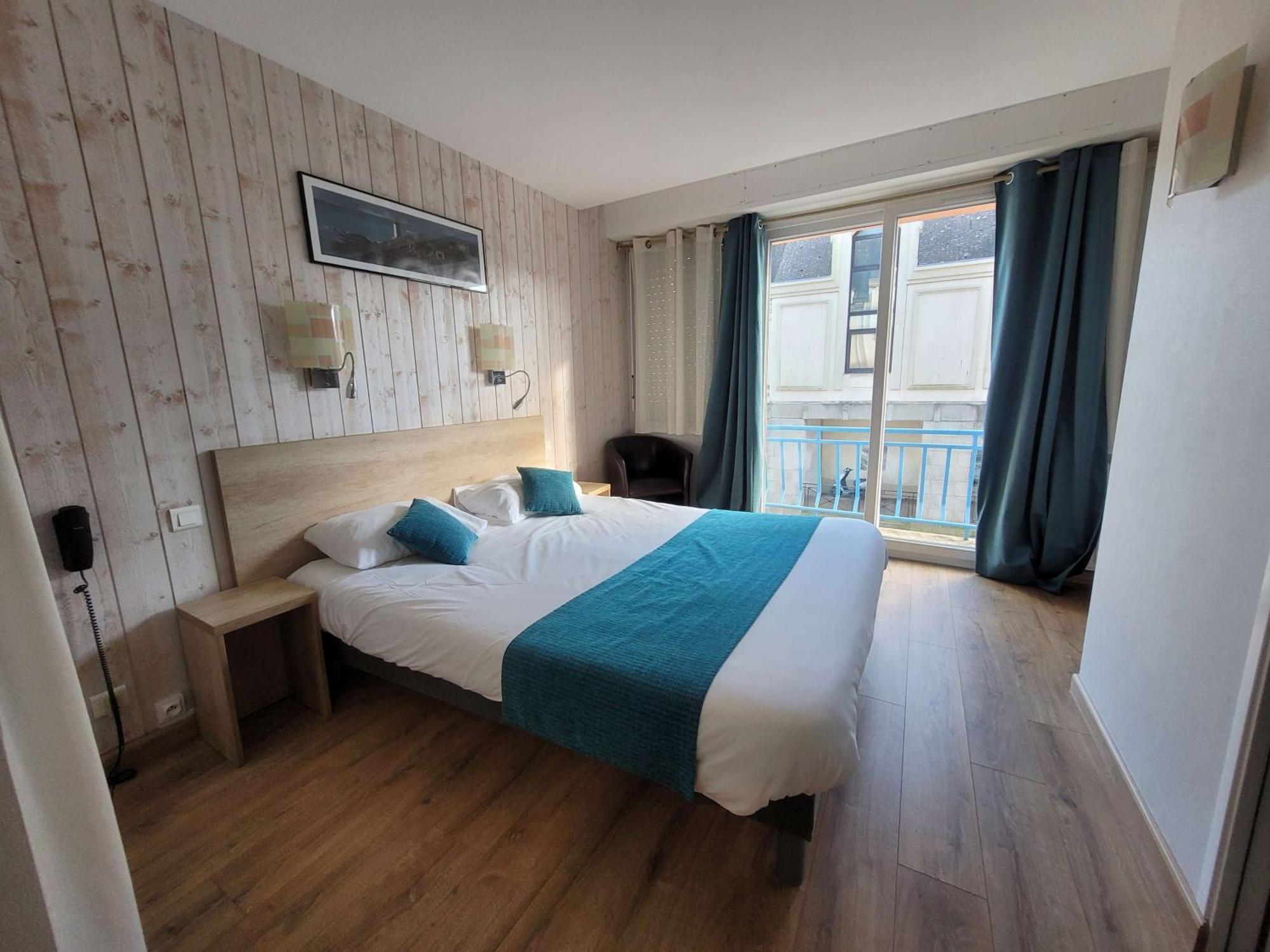 קונקרנו Brit Hotel Des Halles מראה חיצוני תמונה