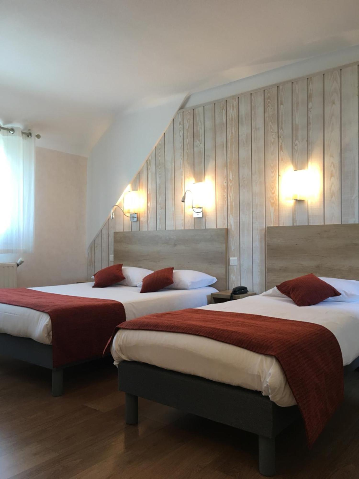 קונקרנו Brit Hotel Des Halles מראה חיצוני תמונה