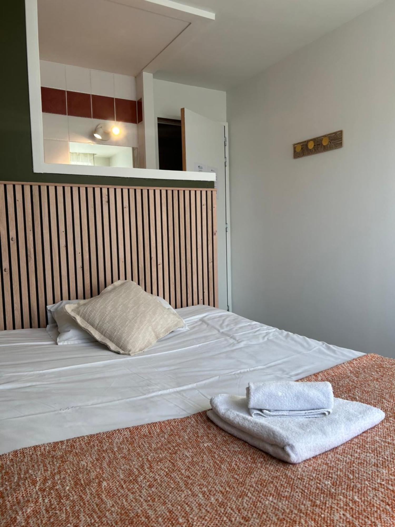 קונקרנו Brit Hotel Des Halles מראה חיצוני תמונה