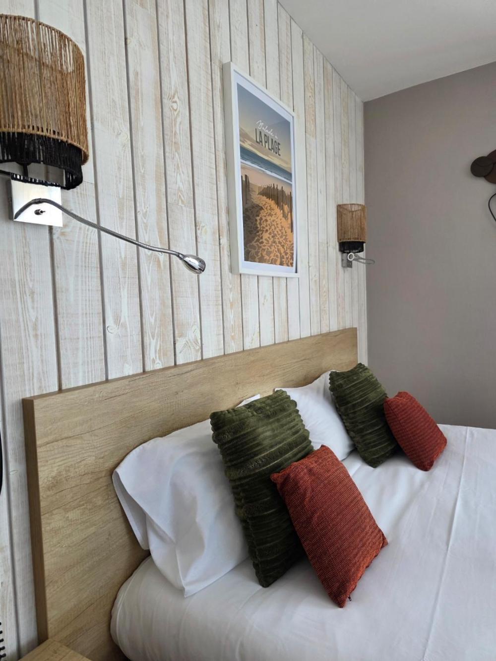 קונקרנו Brit Hotel Des Halles מראה חיצוני תמונה