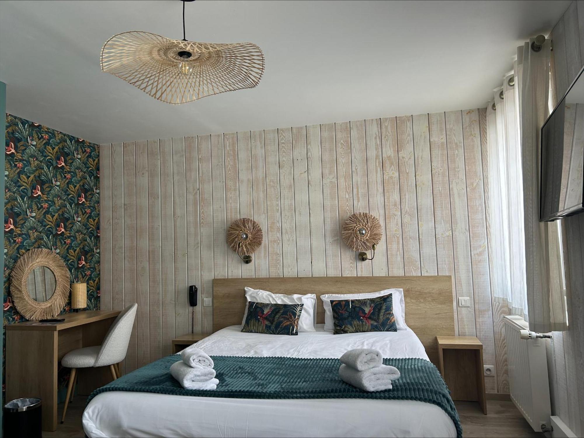 קונקרנו Brit Hotel Des Halles מראה חיצוני תמונה
