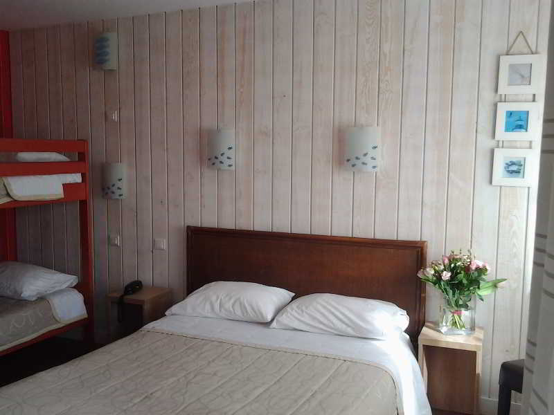 קונקרנו Brit Hotel Des Halles מראה חיצוני תמונה